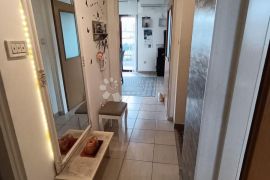 APARTMAN U GRADU KRKU - SUPER MIRNA LOKACIJA, Krk, Kвартира