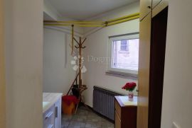 SLAVONSKI BROD - STAN NA TOP LOKACIJI, Slavonski Brod, Appartment