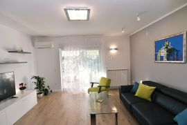 Rijeka, Bivio stan 70 m2, 2s+db, terasa, najam, Rijeka, Appartamento