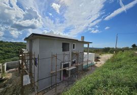 Istarska vila s otvorenim pogledom na bujštinu i more, Buje, Kuća