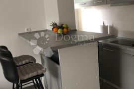 Drenova, 54 m², 1S+DB, adaptiran, terasa !!, Rijeka, Flat