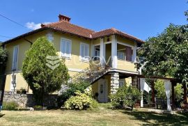 Opatija, Ičići, šarmantna obiteljska vila sa velikim dvorištem i pogledom na more, Opatija - Okolica, House