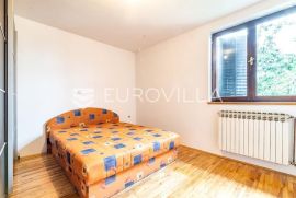 Zagreb, Kustošija, Bobarski put, trosoban stan s tavanom + garaža, Zagreb, Appartement