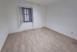 NAJAM, PULA, POSLOVNI PROSTOR, CENTAR, 76 M2, Pula, Commercial property