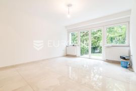 Zagreb, Maksimir,  novouređena trosobna kuća 120 m2 s garažom i vrtom, Zagreb, House