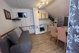 Vir, južna strana apartman E4, 180m od mora, Vir, Apartamento