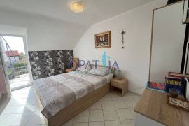 Vir, južna strana apartman E4, 180m od mora, Vir, Kвартира