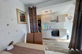 Vir, južna strana apartman E5, 180m od mora, Vir, Flat