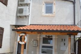 Kuća Prodaja prekrasno uređene, renovirane kuće s pogledom na more, Medulin!, Medulin, Casa