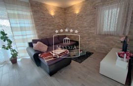 Maslenica - novogradnja kuća prizemnica bazen! 365000€, Jasenice, Kuća