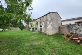 ISTRA. SVETVINČENAT - Dvije samostojeće kamene kuće, Svetvinčenat, House