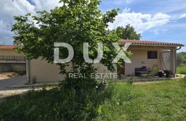 ISTRA, ROVINJ - Kućica od 40 m2 na 1.042 m2 građevinskog zemljišta, Rovinj, House