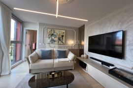 Opatija centar luksuzan stan 62m2  sa vrtom, Opatija, Appartamento