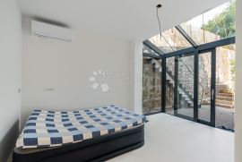 Opatija , samostojeća kuća s okućnicom, Opatija, Casa