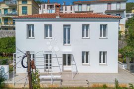 Opatija , samostojeća kuća s okućnicom, Opatija, Maison