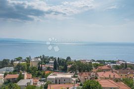 Opatija , samostojeća kuća s okućnicom, Opatija, Kuća