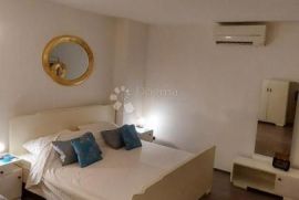 Kuća sa 3 apartmana u centru Rovinja!, Rovinj, House