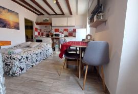 Kuća sa 3 apartmana u centru Rovinja!, Rovinj, House