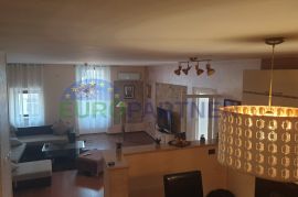 Istra, Poreč, uređen stan u centru grada, Poreč, Apartamento