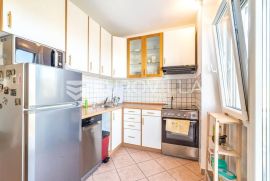 Zagreb, Novi Zagreb, Trnsko, topli komforan dvosobni stan s balkonom, Zagreb, Apartamento