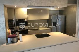 Istra, Rovinj, luksuzni penthouse NKP 186m2  na super lokaciji s dva garažna mjesta, Rovinj, Kвартира