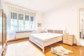 Zagreb, Petrova, četverosoban stan/ured 110 m2, parking, Zagreb, Flat