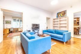 Zagreb, Petrova, četverosoban stan/ured 110 m2, parking, Zagreb, Appartement