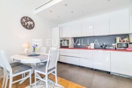 Zagreb, Ban centar, luksuzan dvosoban stan s terasom NKP 63 m2, Zagreb, Apartamento