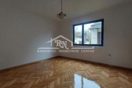 Kuća u Jakovu 206m2 + pomoćni objekat 87m2, 19 ari ID#1287, Surčin, Maison