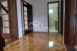 Kuća u Jakovu 206m2 + pomoćni objekat 87m2, 19 ari ID#1287, Surčin, Casa