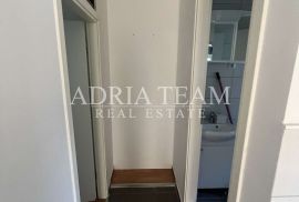 TOP POZICIJA!! IZVRSNA PRILIKA ZA POSLOVNI ILI STAMBENI PROSTOR - ZADAR, Zadar, Appartement