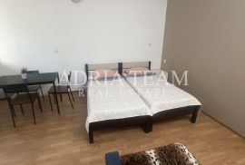 TOP POZICIJA!! IZVRSNA PRILIKA ZA POSLOVNI ILI STAMBENI PROSTOR - ZADAR, Zadar, Apartamento