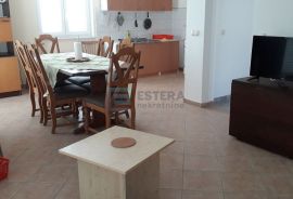 Kuća PRODAJA Ugljen 185 m2, vrt, parking, 280 m od mora, Preko, Famiglia