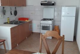 Kuća PRODAJA Ugljen 185 m2, vrt, parking, 280 m od mora, Preko, Casa