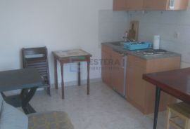 Kuća PRODAJA Ugljen 185 m2, vrt, parking, 280 m od mora, Preko, Maison