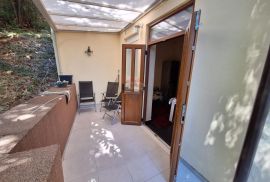 OPATIJA - LOVRAN - stan u prizemlju s terasom, Lovran, Appartement