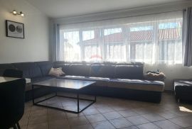 Istra, Pula, blizina bolnice, veliki stan, mogućnost podjele na 2 manja, Pula, Appartement