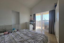 Istra, Pula, blizina bolnice, veliki stan, mogućnost podjele na 2 manja, Pula, Appartement