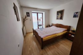 Dramalj,Crikvenica - kuća 250 m od mora, 3 stana, parking, Crikvenica, Casa