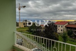 OPATIJA, IČIĆI - veći stan u novijoj zgradi samo 150 metara od plaže, terasa, garaža, Opatija - Okolica, Appartment