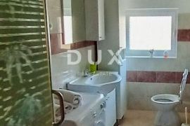 MALI LOŠINJ - Etaža s pogledom na more u mirnom dijelu otoka, Mali Lošinj, Appartment