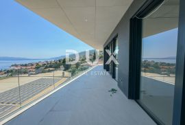 OPATIJA, CENTAR – izvanredan penthouse u novogradnji, terasa, pogled na more, garaža, Opatija, Flat