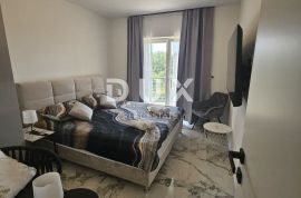 RIJEKA, COSTABELLA, BIVIO- samostojeća villa 450m2 s pogledom na more i bazenom + uređena okućnica 1100m2, Rijeka, Kuća