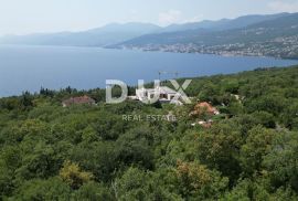 RIJEKA, COSTABELLA, BIVIO- samostojeća villa 450m2 s pogledom na more i bazenom + uređena okućnica 1100m2, Rijeka, Famiglia