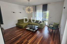 RIJEKA, COSTABELLA, BIVIO- samostojeća villa 450m2 s pogledom na more i bazenom + uređena okućnica 1100m2, Rijeka, Σπίτι