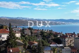 OPATIJA, CENTAR - villa 205 m2 s panoramskim pogledom na more + 700 m2 okućnica!!! PRILIKA!!!, Opatija, Дом