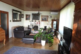 OPATIJA, CENTAR - villa 205 m2 s panoramskim pogledom na more + 700 m2 okućnica!!! PRILIKA!!!, Opatija, Дом