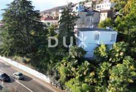 OPATIJA, CENTAR - villa 205 m2 s panoramskim pogledom na more + 700 m2 okućnica!!! PRILIKA!!!, Opatija, بيت