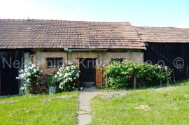 Garešnica  - obiteljska kuća, Garešnica, House