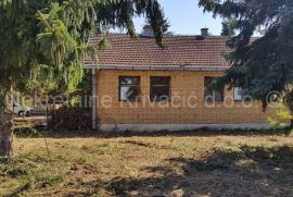 FARMA KOKA NESILICA, Magadenovac, Commercial property